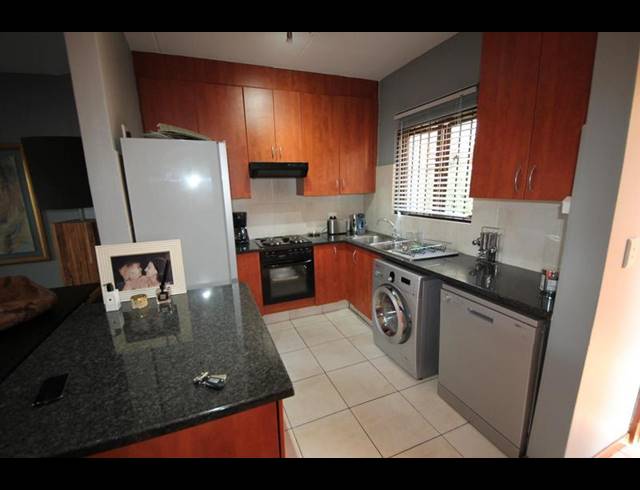 2 BEDROOM TOWNHOUSE FOR SALE IN PAULSHOF